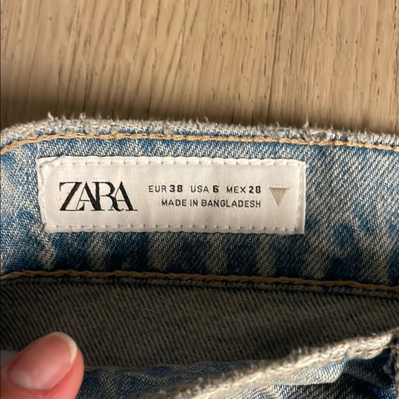 Zara Classic Blue Denim Jeans - Picture 2 of 3